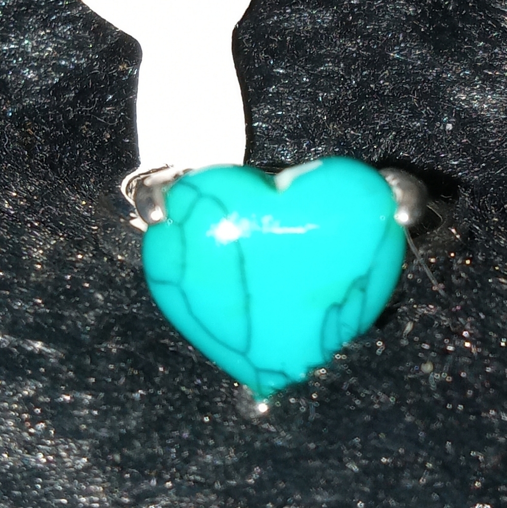 Heart Shaped Ring Blue "Turquoise " Look Stone  Silverplated Size 5.75 NWT